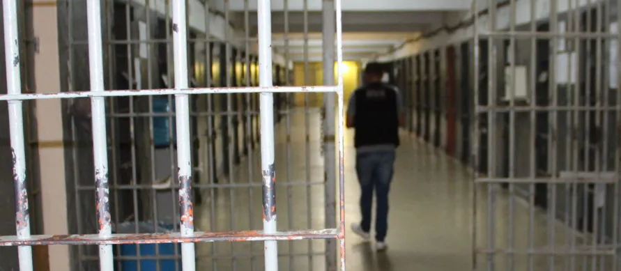 14 presos estão evadidos após saídas temporárias em Maringá