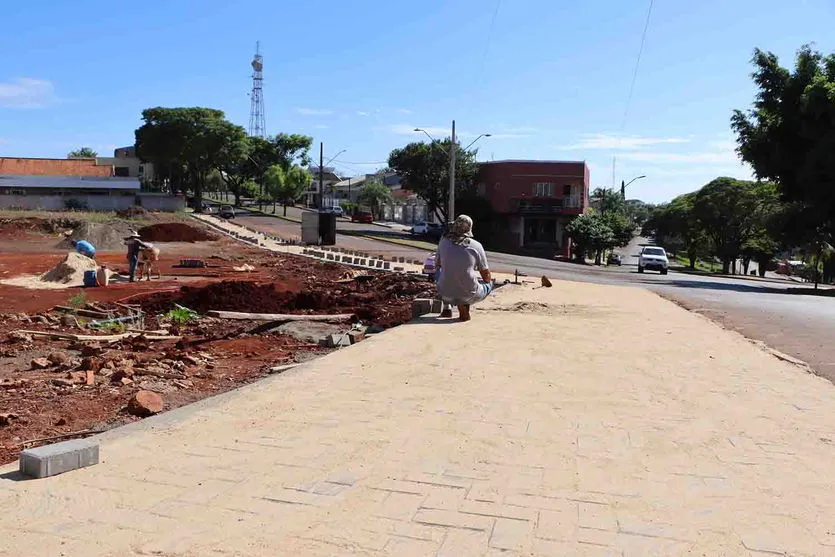 A Prefeitura de Ivaiporã investirá R$1.363.560 milhão em calçadas dos prédios públicos do município