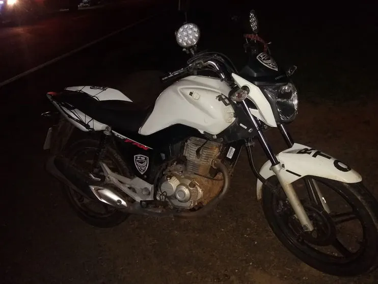 A vítima teria sido atingida por um suposto veículo, que também abalroou uma motocicleta Honda Fan.