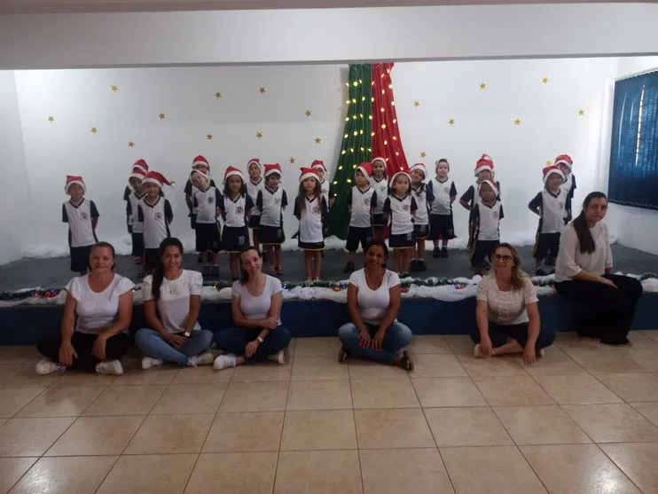 Alunos do CMEI apresentaram Cantata de Natal em Arapongas