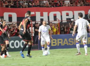Atlético-GO se reabilita e complica o Bahia no Brasileirão