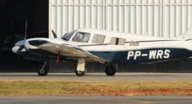 Avião cai em mar aberto de Ubatuba e bombeiros iniciam busca