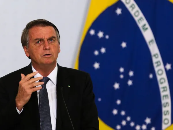 Bolsonaro diz que entregará Brasil melhor "bem lá na frente"