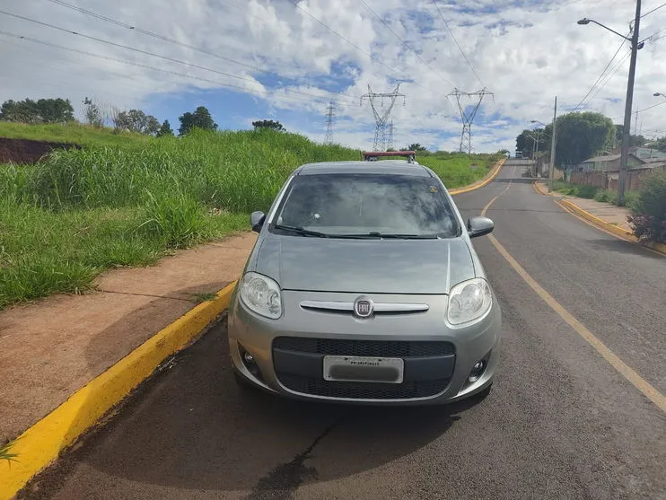 Carro roubado em Arapongas é localizado em Apucarana