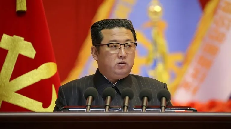 Coreia do Norte proíbe demonstrações de felicidade; entenda
