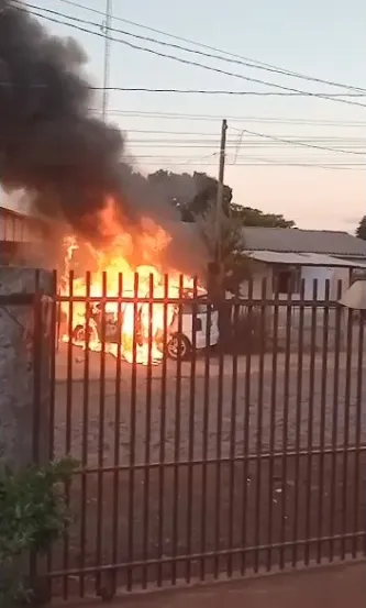 Corpo de Bombeiros atendem incêndio em Ivaiporã