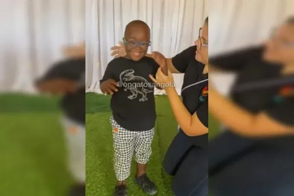 Criança com Down enxerga com óculos pela 1ª vez; assista