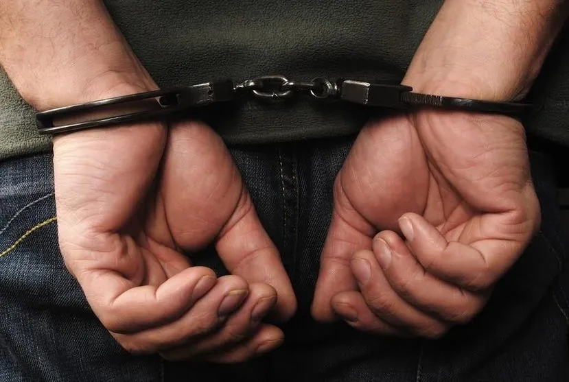 Dois homens são presos por violência doméstica em Arapongas