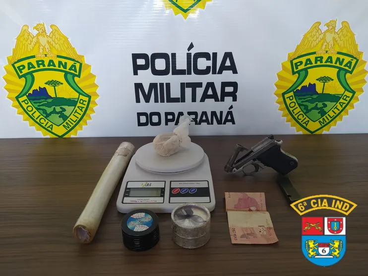 Drogas e arma apreendida