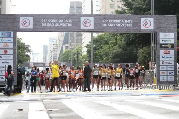 Etíope bate brasileiro nos últimos metros da São Silvestre