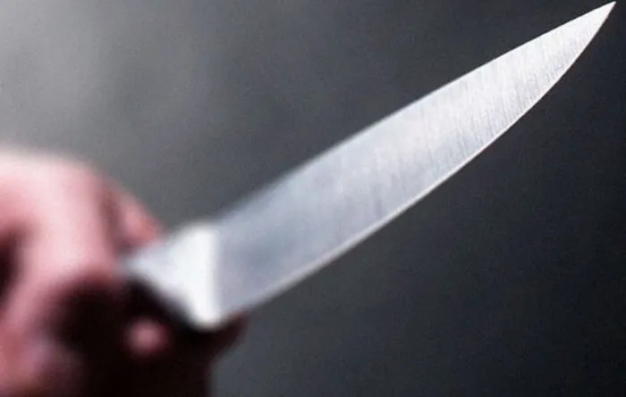 Idoso de Bom Sucesso ameaça moradores de lar com faca