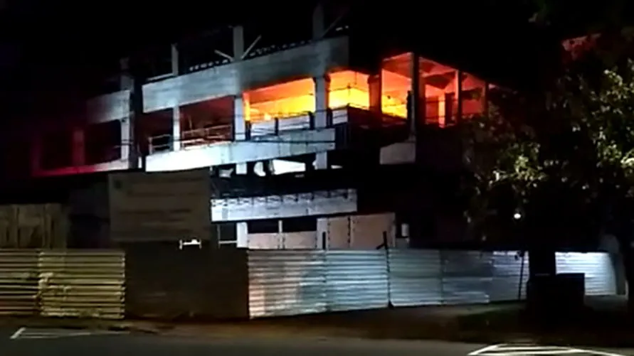 Incêndio atinge obra do novo Fórum de Londrina