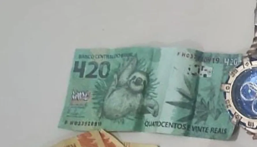 Inusitado: Polícia apreende nota de R$ 420 com adolescente