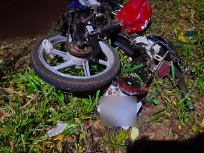 A batida envolveu duas motocicletas pilotada por menores e uma camionete Hilux conduzida por um homem de 58 anos