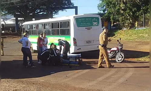 Colisão entre moto e ônibus no acesso secundário de Ivaiporã