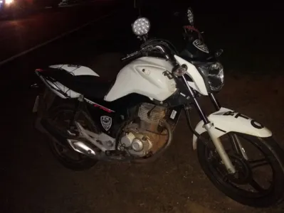  A vítima teria sido atingida por um suposto veículo, que também abalroou uma motocicleta Honda Fan.              