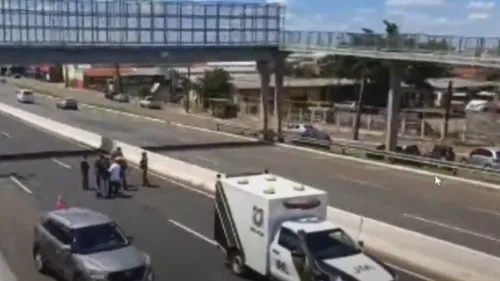 A vítima trabalhava em um comércio do lado sul da pista.