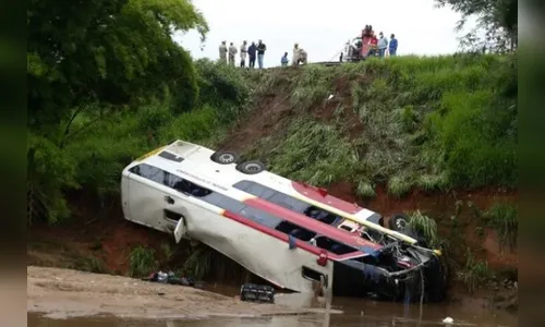 Acidente com ônibus deixa ao menos cinco mortos em Goiás