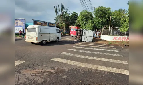 Acidente no centro de Arapongas deixa dois feridos