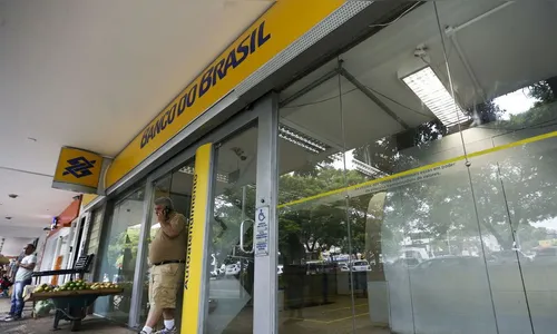 Agências bancárias funcionam para o público até quinta-feira