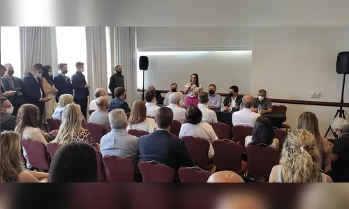 Álvaro Dias assume comando estadual do Podemos