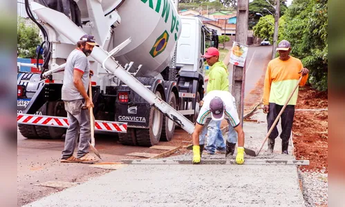 Apucarana executa calçada junto a complexo público