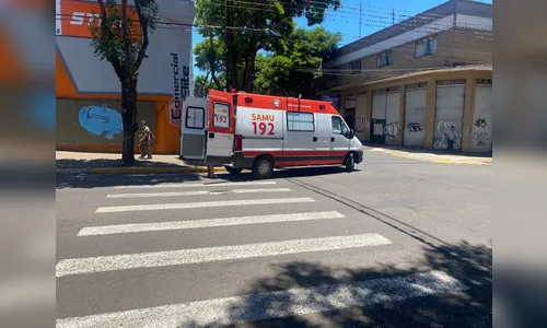 Batida entre carro e moto deixa pessoa ferida em Apucarana