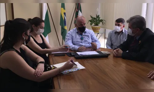 Bazana pede apoio de Beto Preto para Apaes