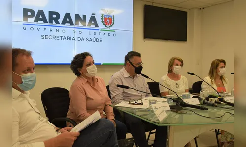 PR reduz intervalo da D2 e dose de reforço contra a Covid
