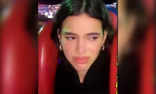 Bruna Marquezine se desespera em brinquedo com Sasha