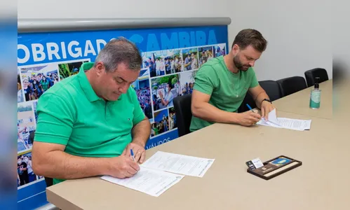 Cambira assina contrato e retoma construção de escola