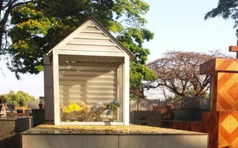 Capela de aluminio furtada no cemitério de Ivaiporã