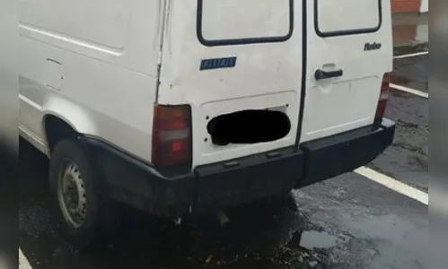 Carro em situação de abandono é encontrado em Apucarana