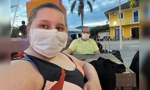 Casal diz que 'fugiu' de cruzeiro ao perceber surto de Covid