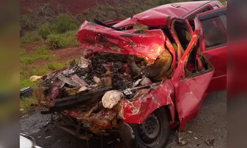 Casal e bebê de cinco meses morrem em batida com caminhão