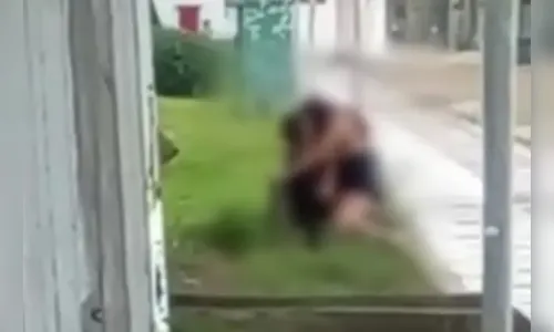 Casal é flagrado fazendo sexo em orla de praia em Santos