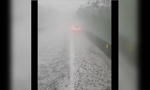 Chuva de granizo em Guaratuba assusta motoristas; Veja