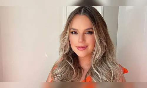Com as filhas, Thaeme Mariôto combina look e encanta