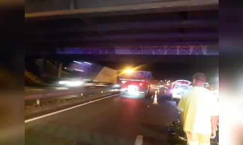 Dois jovens ficam em estado grave após acidente na BR-376