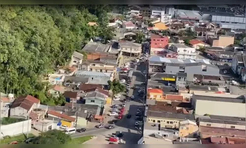 Fila no ferry boat de Guaratuba chega a três horas de espera