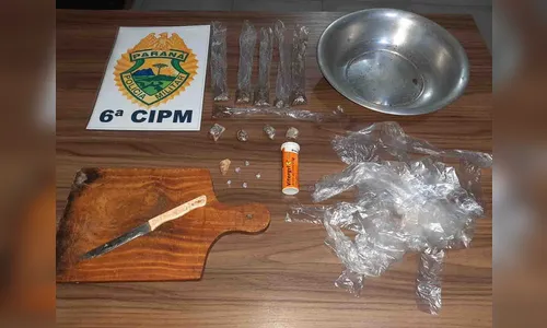 PM flagra suspeitos preparando drogas para  comercialização