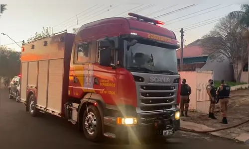 Homem coloca fogo em sua própria casa em Londrina