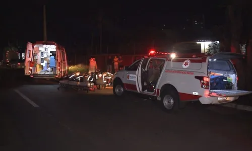 Homem é arrastado por van ao atravessar avenida de Maringá