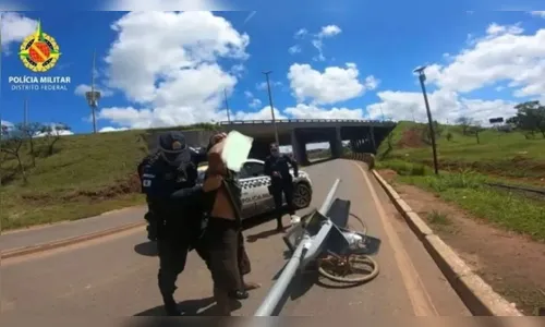 Homem é preso após furtar poste e tentar fugir de bicicleta