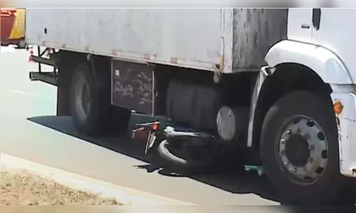 Homem morre após ser atropelado por caminhão em Maringá