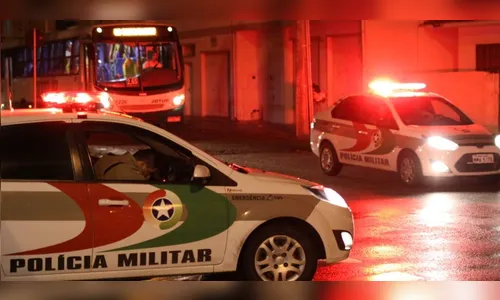 Homem pega carro emprestado e o troca por cocaína