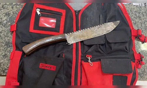 Homem tenta esfaquear policiais e é baleado em Sarandi