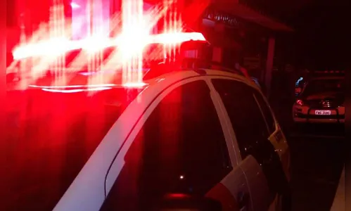 Padrasto agride enteado com soco e chute, em Arapuã