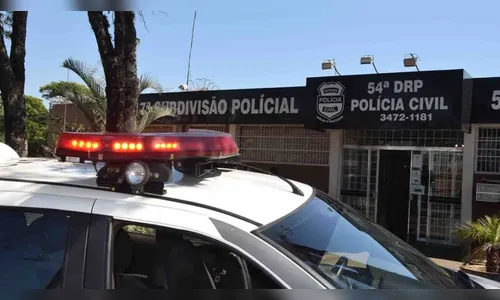 Homem espanca mulher, apanha de populares e acaba preso