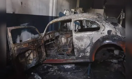 Incêndio destrói oficina mecânica nesta madrugada em Maringá